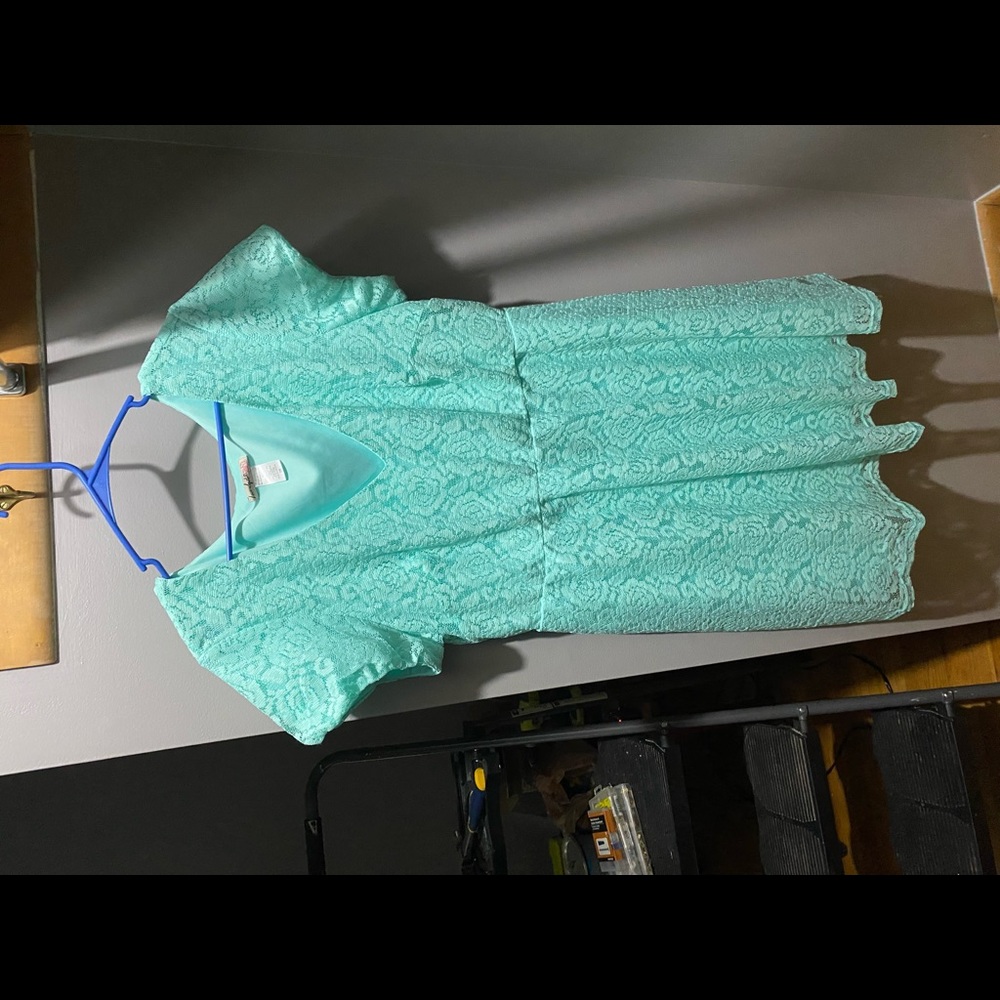 Short lace dress